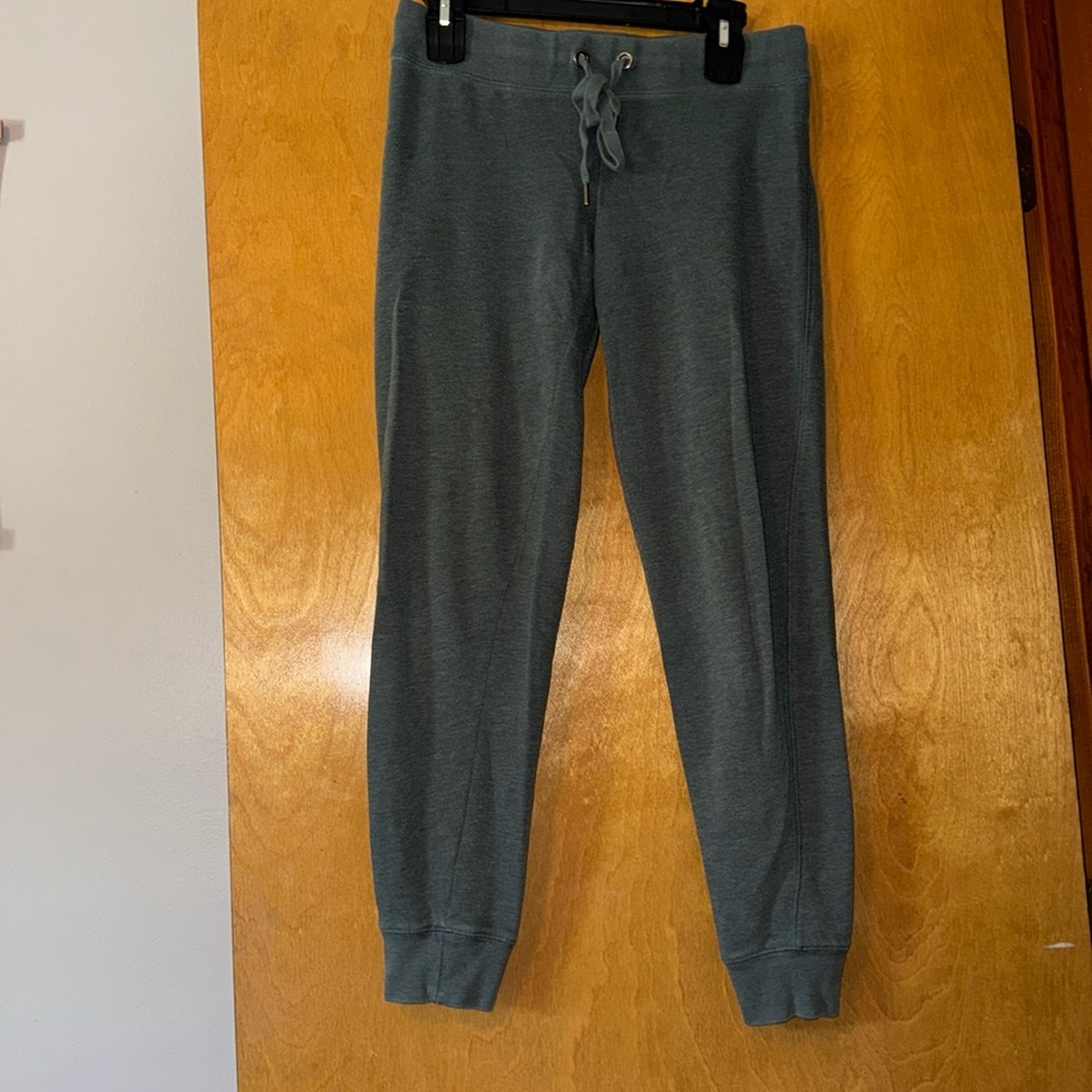 Used women sweatpant joggers size M gray/green